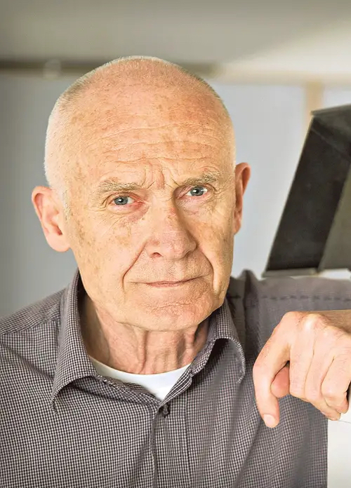 Elokuvajuliste: SUURI ILO PIENELLE PALLOLLE (1991) & POLIISI ETSII MURHAAJAA (1998)