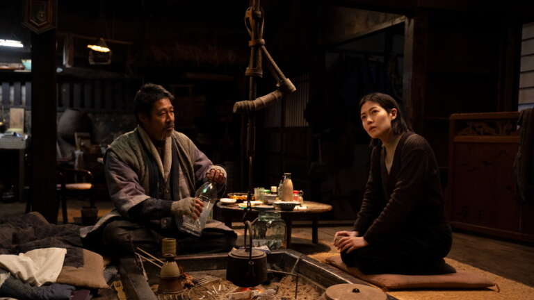 Elokuvajuliste: TWO SEASONS, TWO STRANGERS (2025)